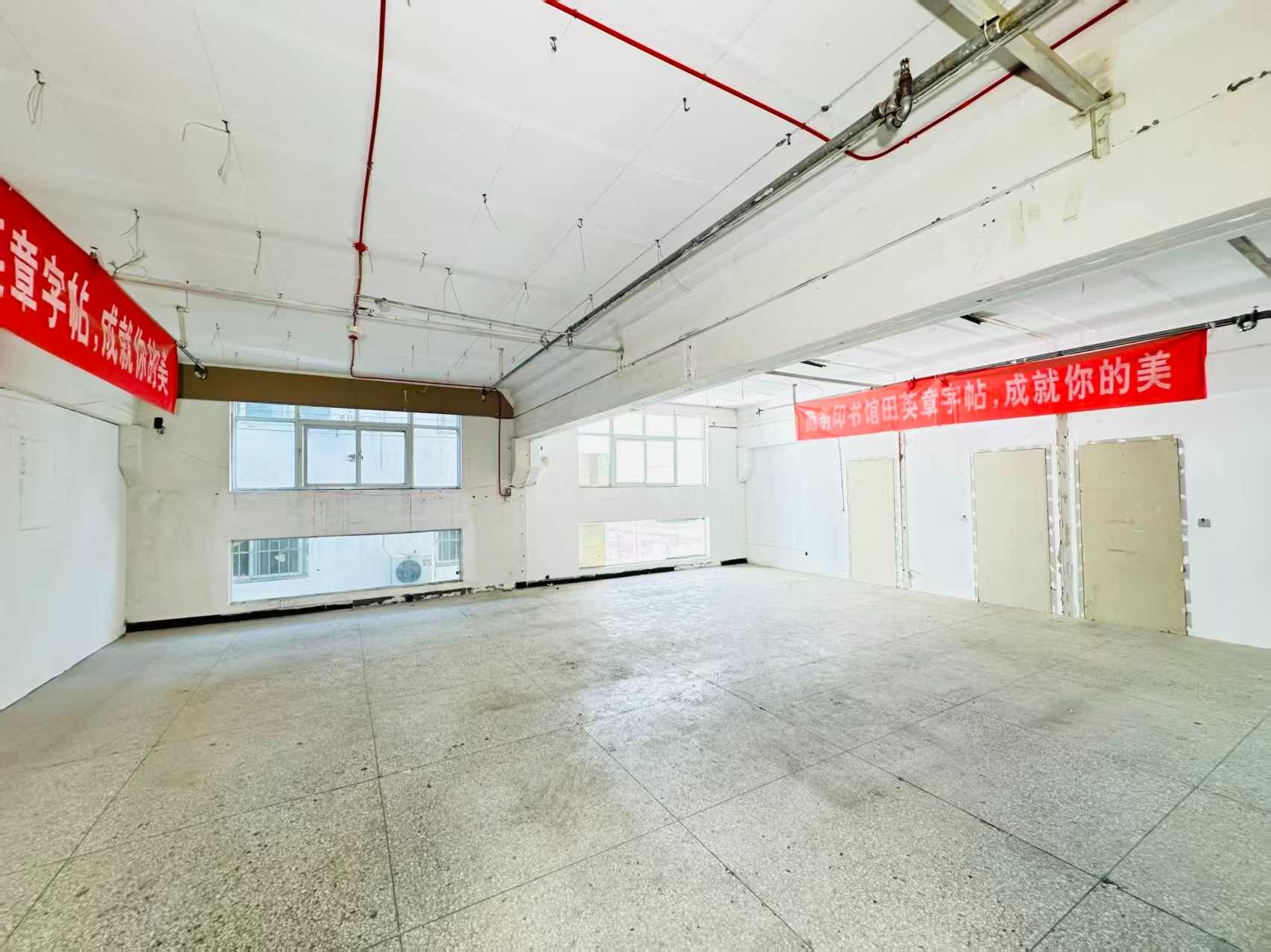 机车厂路重点吸引人工智能应用、数字经济、电商直播、智能制造服务、软件开发、科技创新企业及创业团队入驻